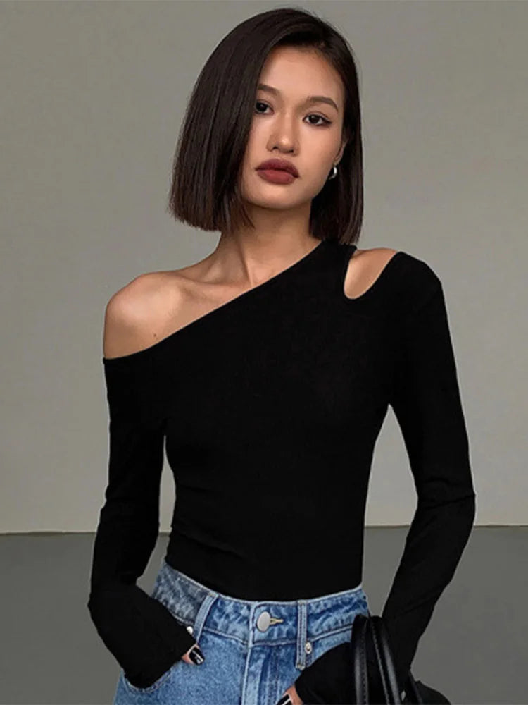 Skew Collar Off-Shoulder Long-Sleeved T-shirt